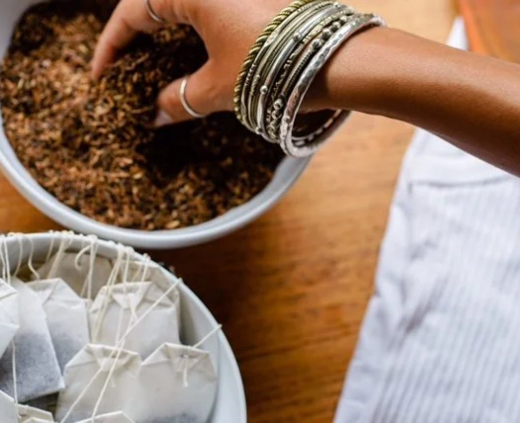 How to dye your clothing with tea!